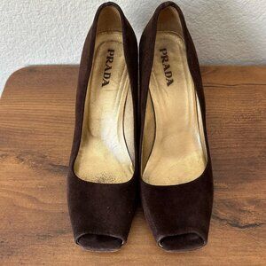 Prada Suede Peep-Toe Wedge Timeless Classy Footwear Brown 6.5